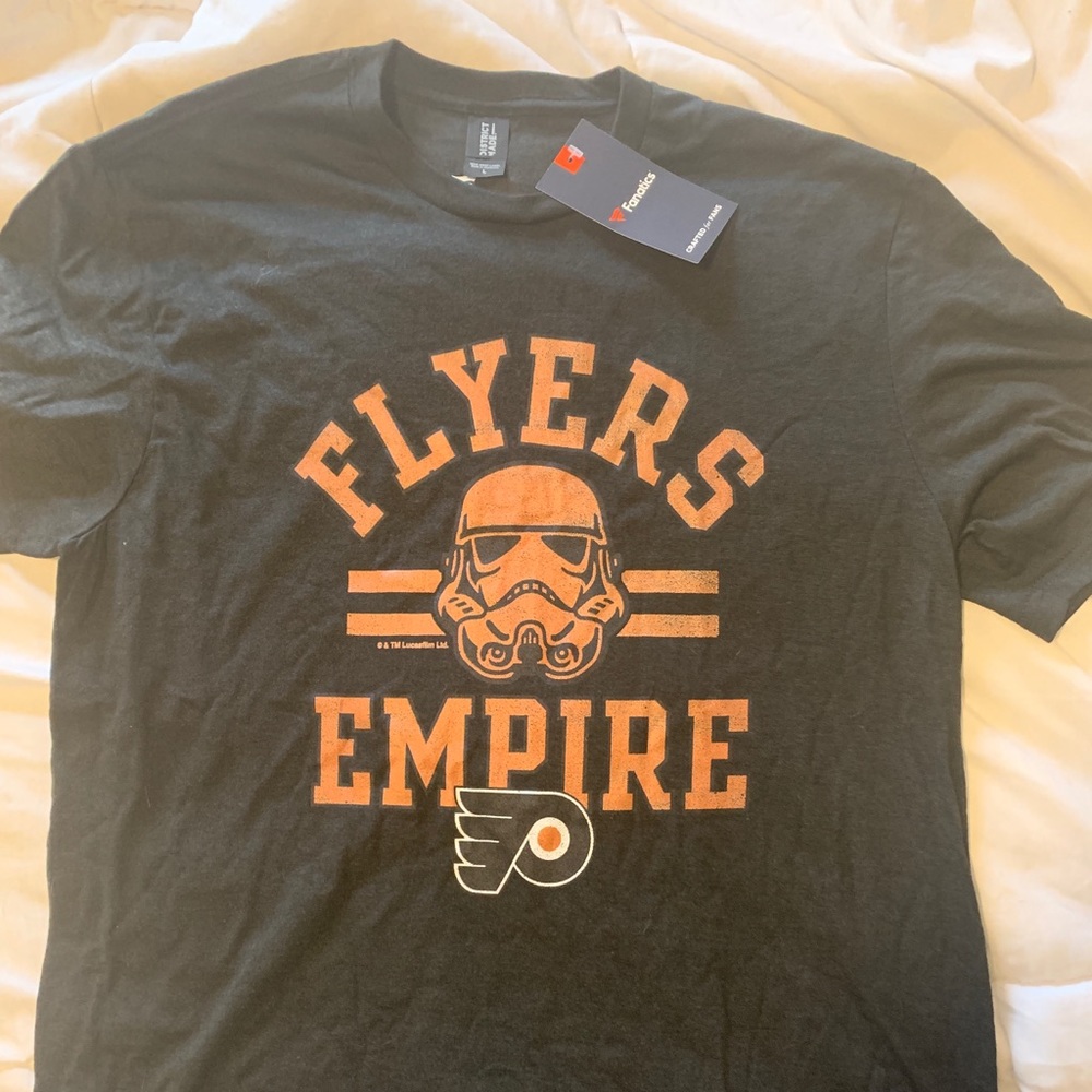 Flyers - Star Wars Tee NWT